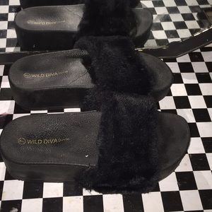 Black furry slippers I don’t want them anymore